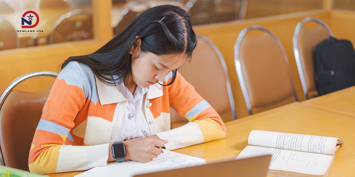 SAT, ACT là gì? Chuẩn bị cho kỳ thi đầu vào đại học Mỹ dành cho con em gia đình định cư